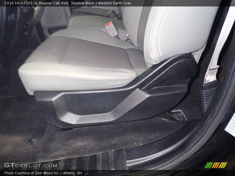 Shadow Black / Medium Earth Gray 2016 Ford F150 XL Regular Cab 4x4