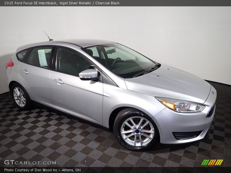 Ingot Silver Metallic / Charcoal Black 2015 Ford Focus SE Hatchback