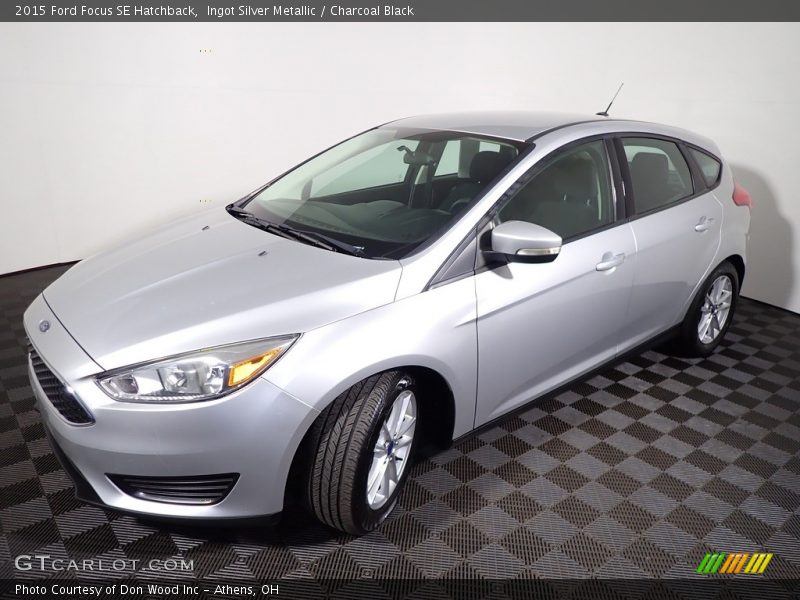 Ingot Silver Metallic / Charcoal Black 2015 Ford Focus SE Hatchback