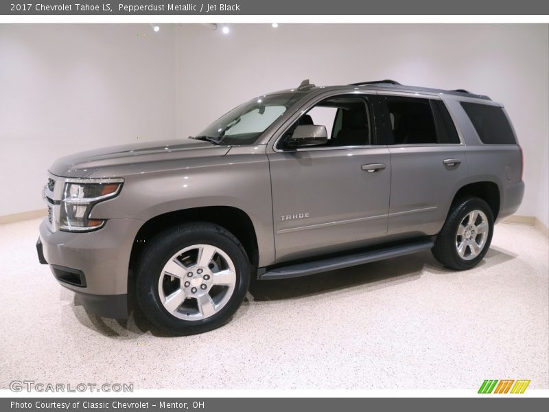 Front 3/4 View of 2017 Tahoe LS