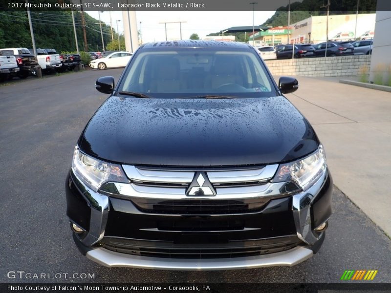 Labrador Black Metallic / Black 2017 Mitsubishi Outlander SE S-AWC
