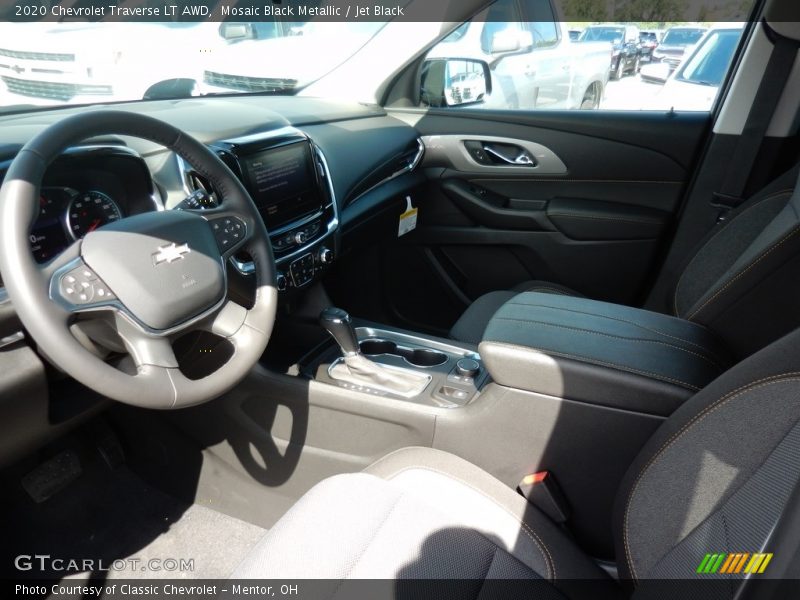 Mosaic Black Metallic / Jet Black 2020 Chevrolet Traverse LT AWD