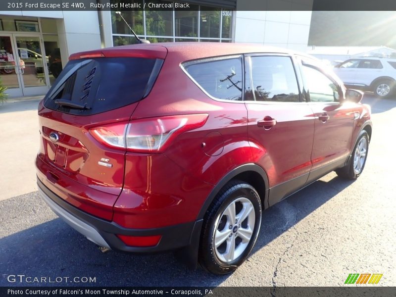 Ruby Red Metallic / Charcoal Black 2015 Ford Escape SE 4WD