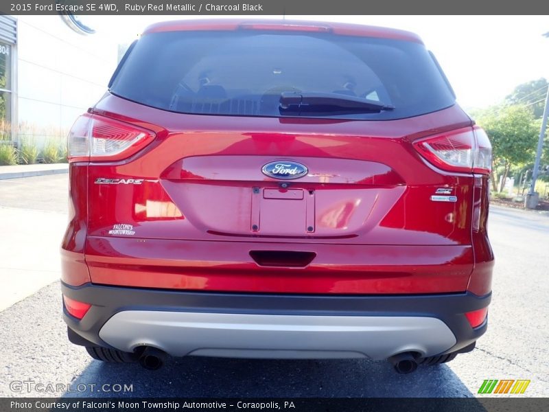 Ruby Red Metallic / Charcoal Black 2015 Ford Escape SE 4WD
