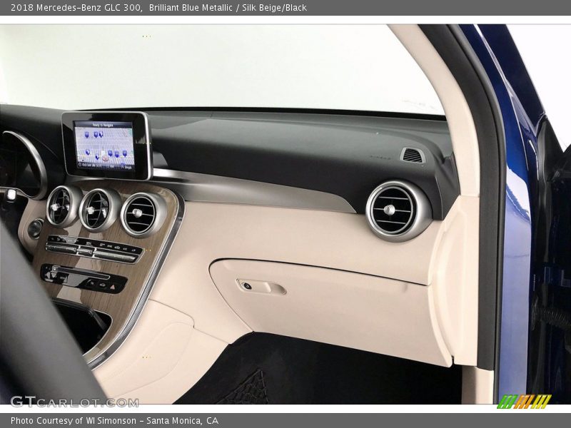 Brilliant Blue Metallic / Silk Beige/Black 2018 Mercedes-Benz GLC 300