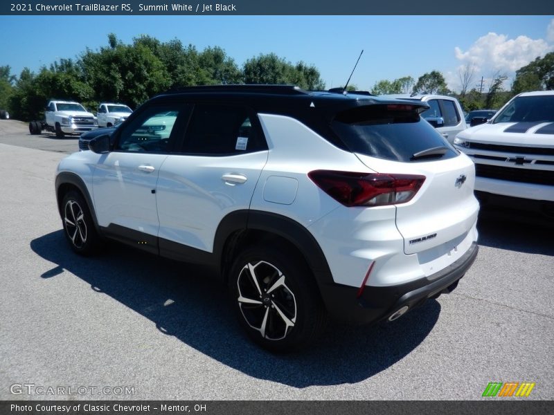 Summit White / Jet Black 2021 Chevrolet TrailBlazer RS