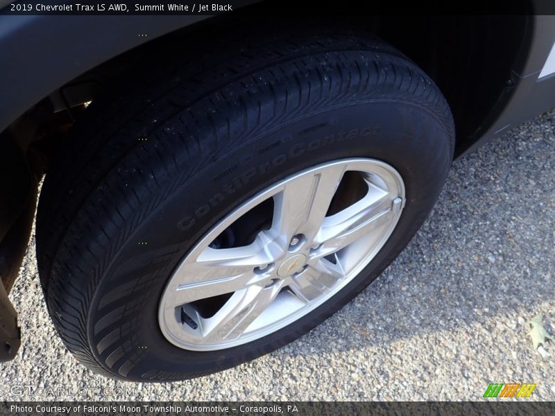 Summit White / Jet Black 2019 Chevrolet Trax LS AWD