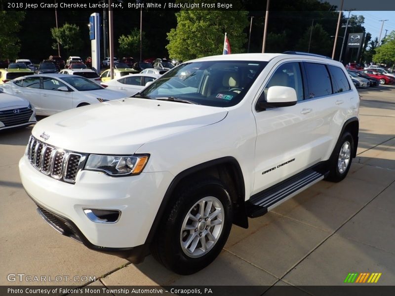 Bright White / Black/Light Frost Beige 2018 Jeep Grand Cherokee Laredo 4x4