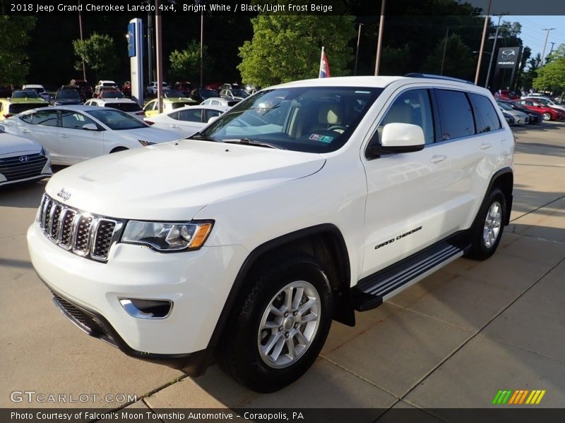 Bright White / Black/Light Frost Beige 2018 Jeep Grand Cherokee Laredo 4x4