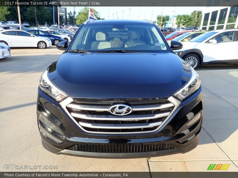 Black Noir Pearl / Gray 2017 Hyundai Tucson SE AWD