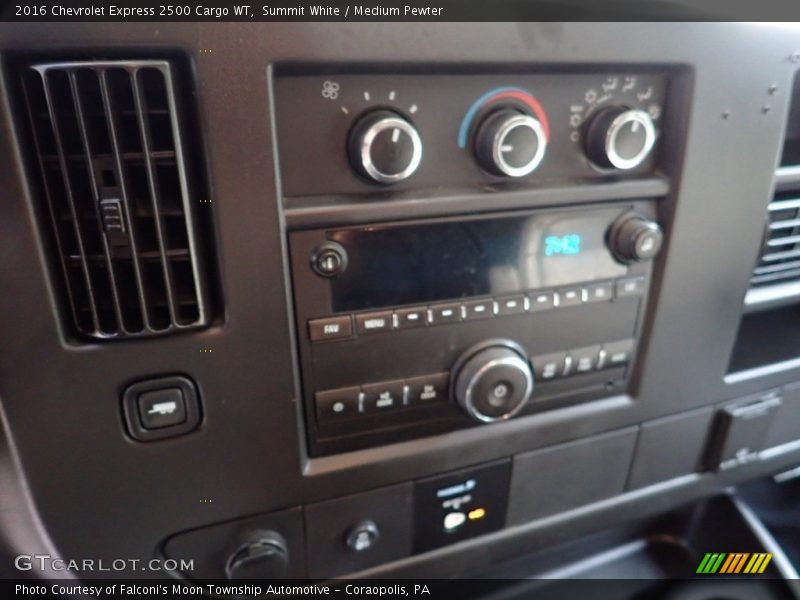 Summit White / Medium Pewter 2016 Chevrolet Express 2500 Cargo WT