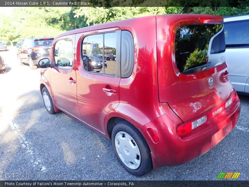 Cayenne Red / Black 2014 Nissan Cube 1.8 S