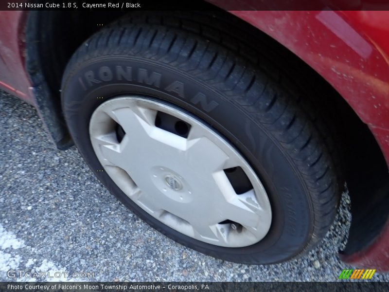 Cayenne Red / Black 2014 Nissan Cube 1.8 S