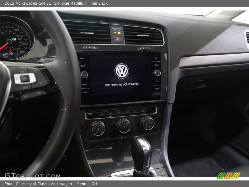 Silk Blue Metallic / Titan Black 2019 Volkswagen Golf SE