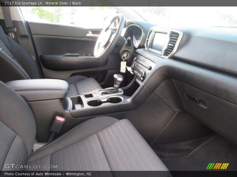Mineral Silver / Black 2017 Kia Sportage LX