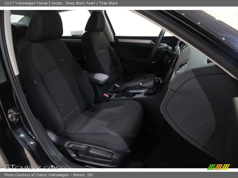 Deep Black Pearl / Titan Black 2017 Volkswagen Passat S Sedan