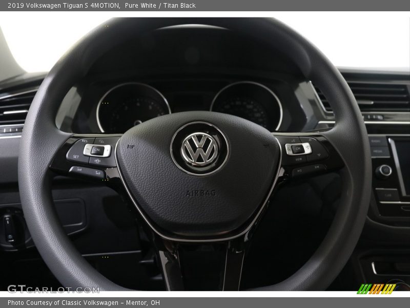 Pure White / Titan Black 2019 Volkswagen Tiguan S 4MOTION