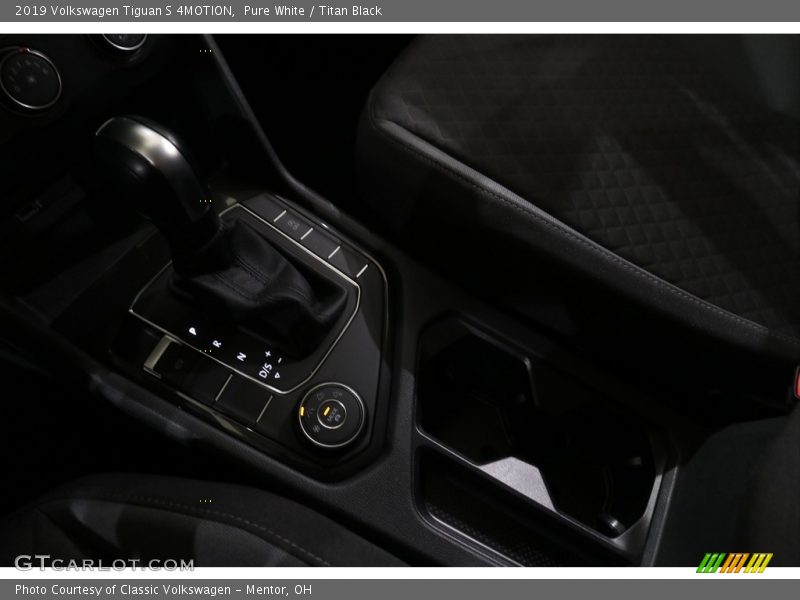 Pure White / Titan Black 2019 Volkswagen Tiguan S 4MOTION