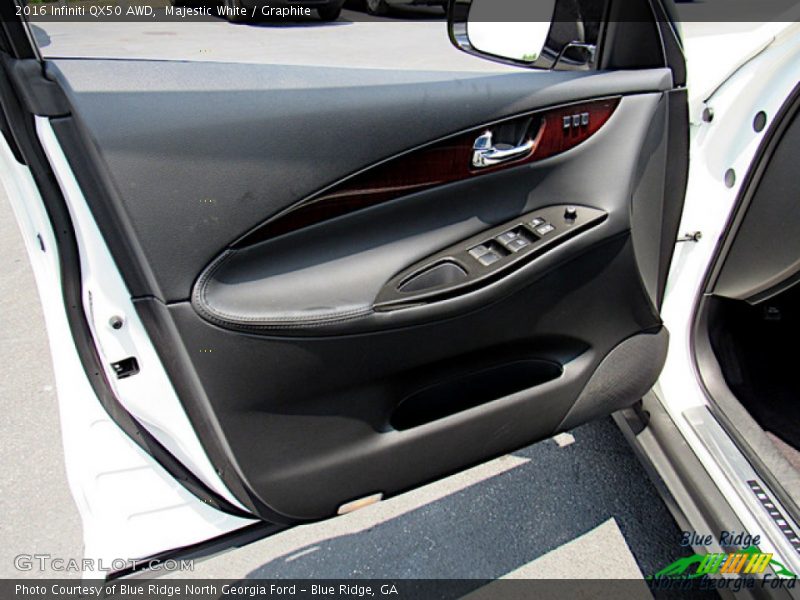 Door Panel of 2016 QX50 AWD