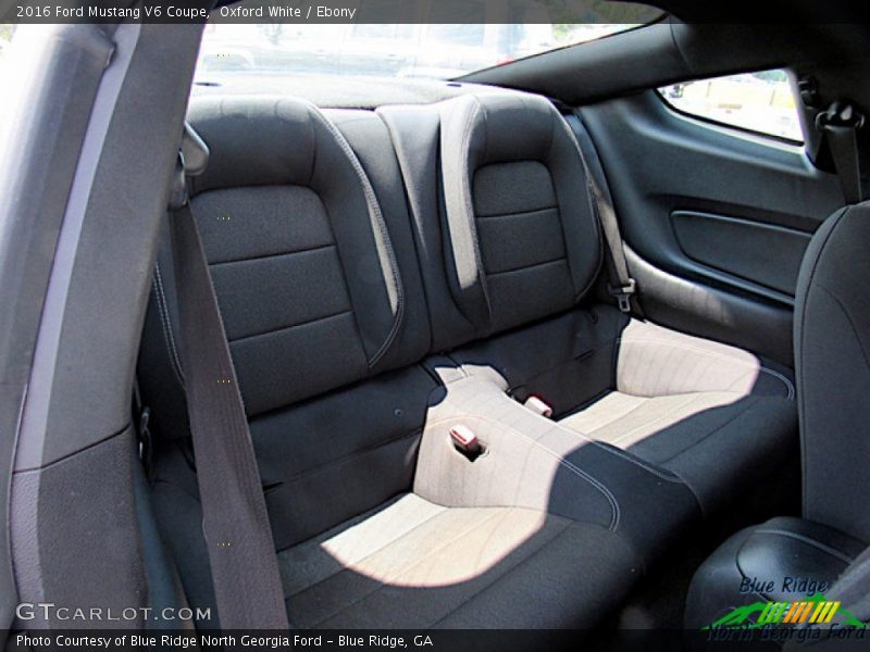 Oxford White / Ebony 2016 Ford Mustang V6 Coupe