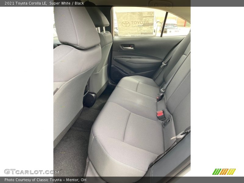 Super White / Black 2021 Toyota Corolla LE