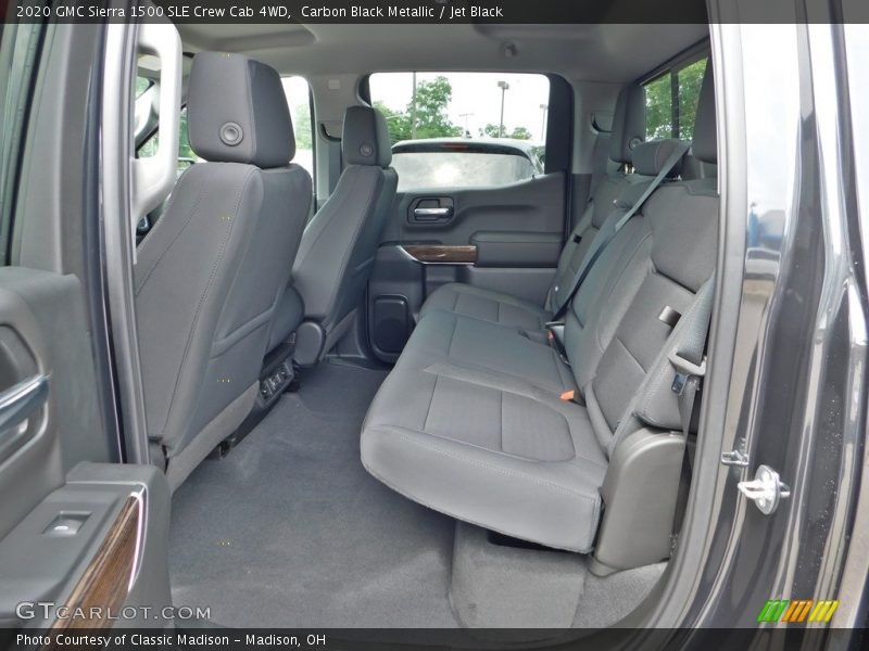 Carbon Black Metallic / Jet Black 2020 GMC Sierra 1500 SLE Crew Cab 4WD