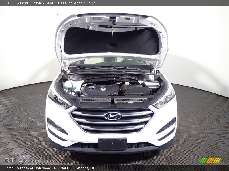 Dazzling White / Beige 2017 Hyundai Tucson SE AWD