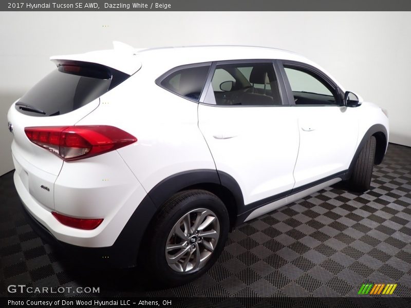 Dazzling White / Beige 2017 Hyundai Tucson SE AWD