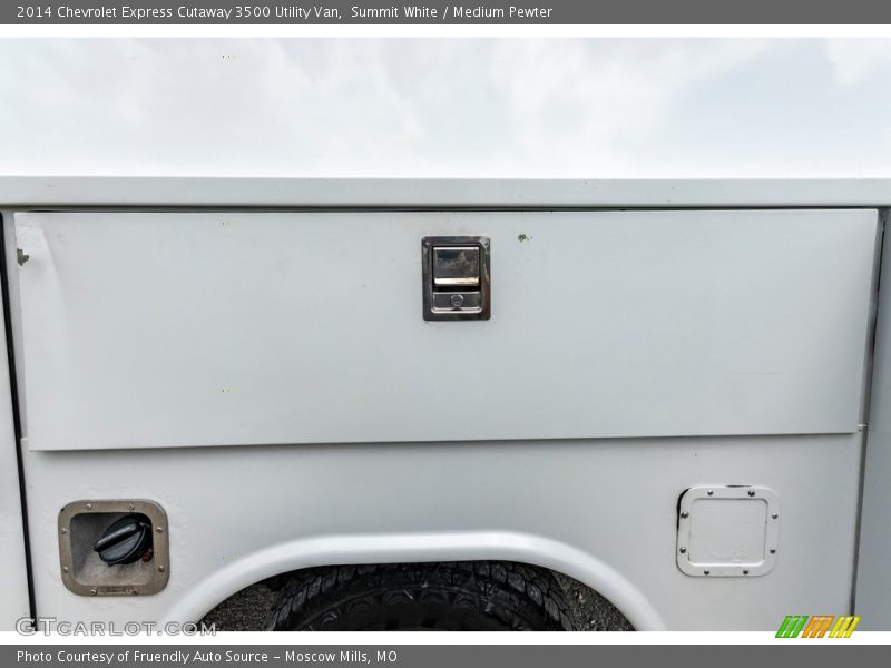 Summit White / Medium Pewter 2014 Chevrolet Express Cutaway 3500 Utility Van