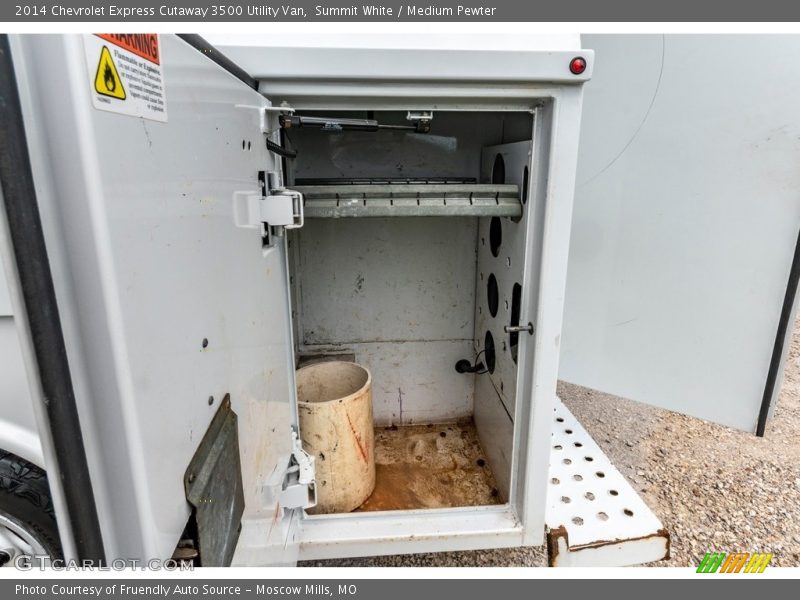 Summit White / Medium Pewter 2014 Chevrolet Express Cutaway 3500 Utility Van