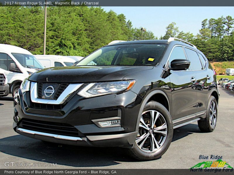 Front 3/4 View of 2017 Rogue SL AWD