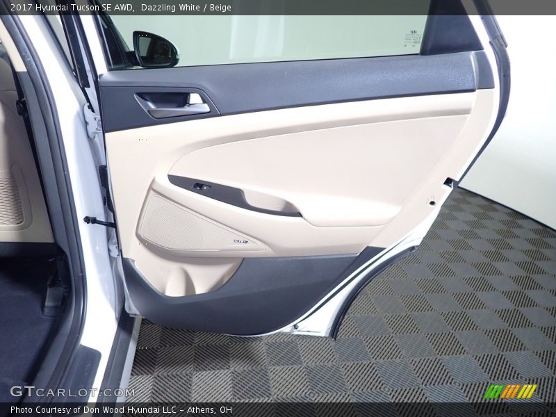 Dazzling White / Beige 2017 Hyundai Tucson SE AWD