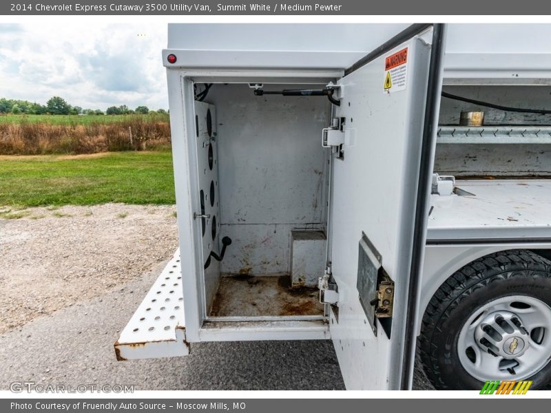 Summit White / Medium Pewter 2014 Chevrolet Express Cutaway 3500 Utility Van