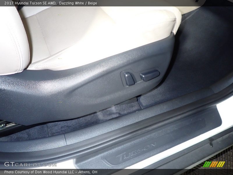 Dazzling White / Beige 2017 Hyundai Tucson SE AWD