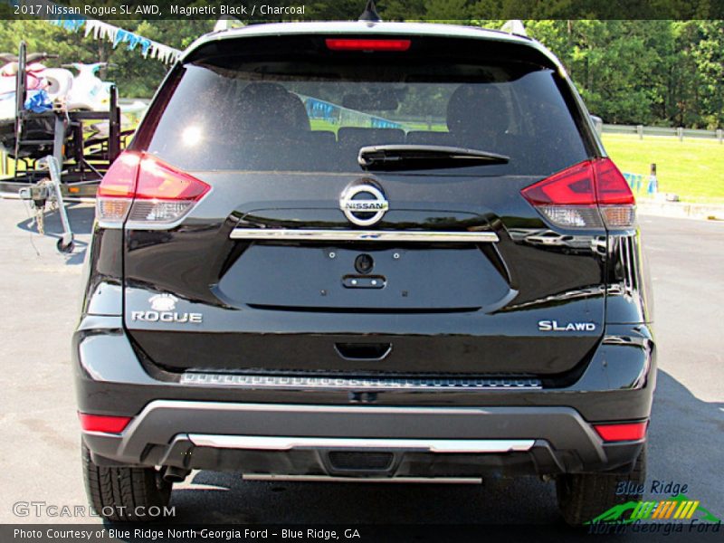 Magnetic Black / Charcoal 2017 Nissan Rogue SL AWD