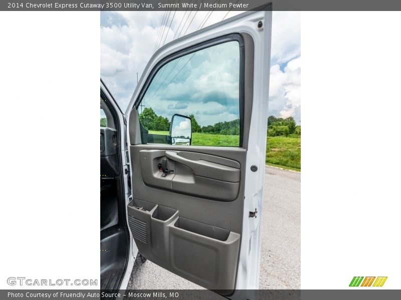 Summit White / Medium Pewter 2014 Chevrolet Express Cutaway 3500 Utility Van
