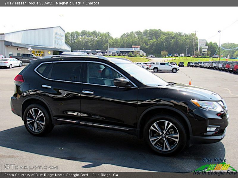 Magnetic Black / Charcoal 2017 Nissan Rogue SL AWD