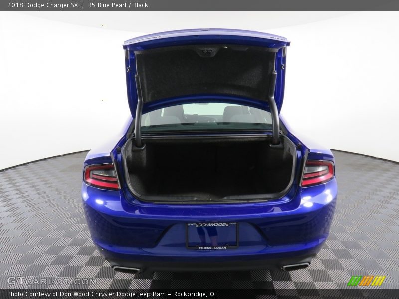 B5 Blue Pearl / Black 2018 Dodge Charger SXT