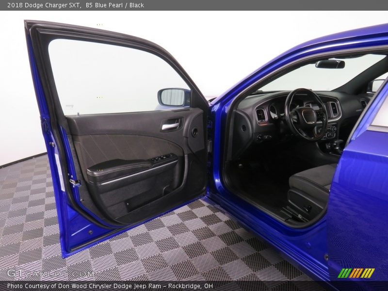 B5 Blue Pearl / Black 2018 Dodge Charger SXT