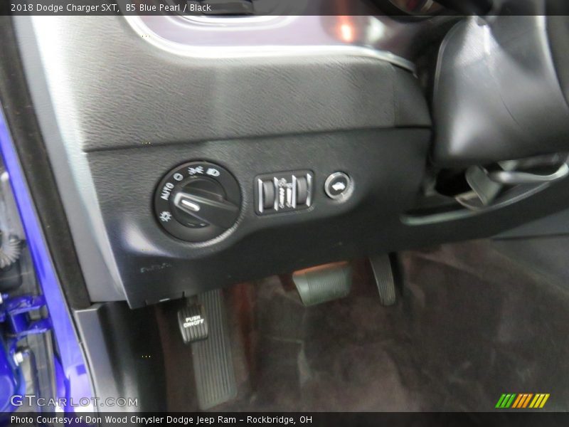 B5 Blue Pearl / Black 2018 Dodge Charger SXT