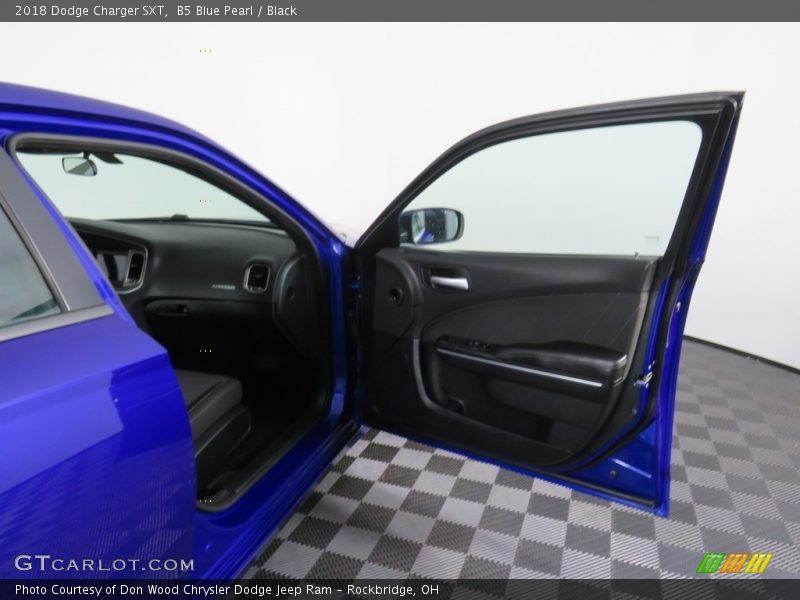 B5 Blue Pearl / Black 2018 Dodge Charger SXT