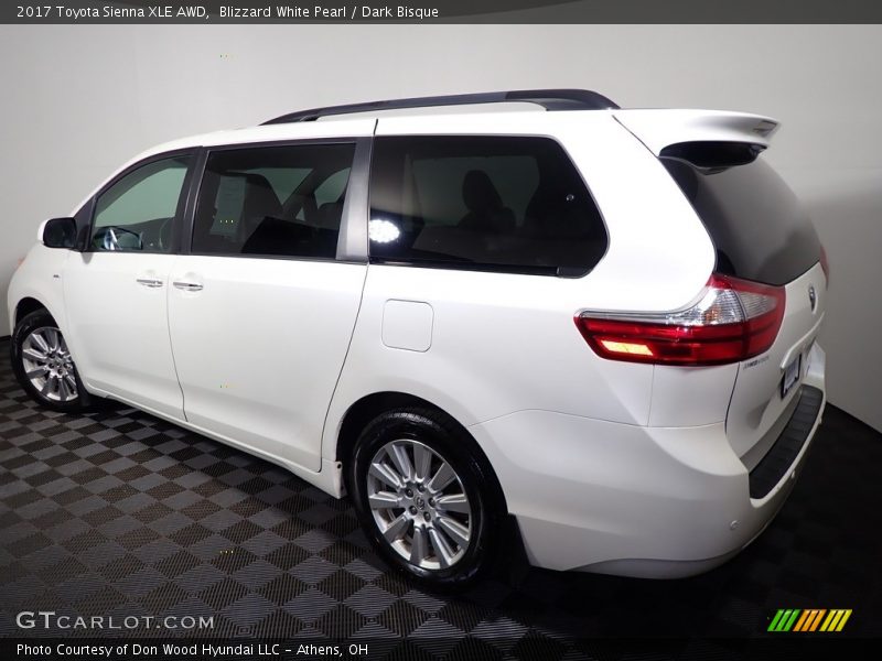 Blizzard White Pearl / Dark Bisque 2017 Toyota Sienna XLE AWD