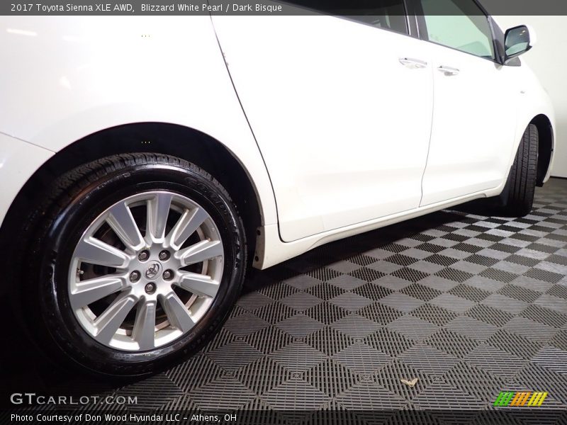 Blizzard White Pearl / Dark Bisque 2017 Toyota Sienna XLE AWD