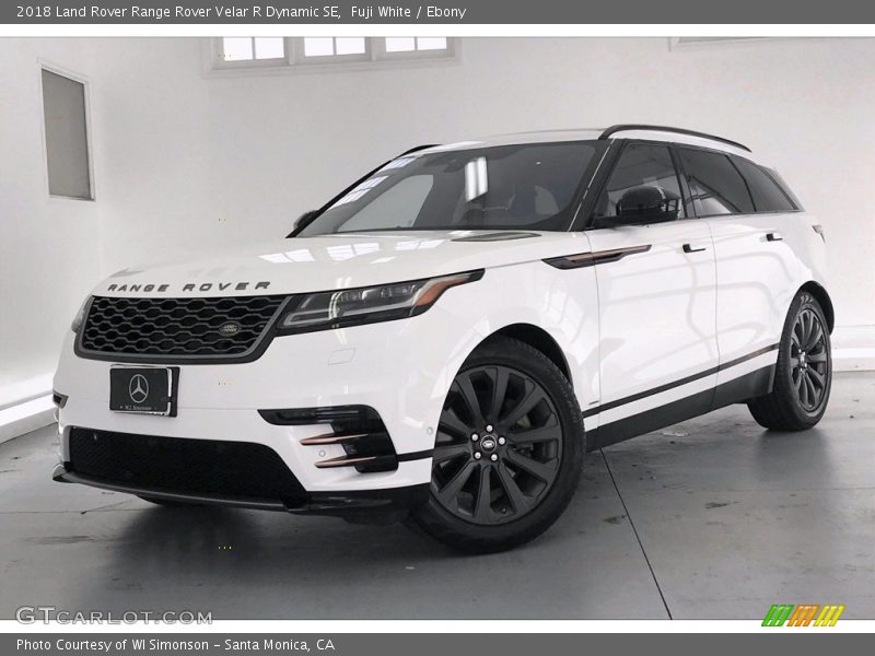 Front 3/4 View of 2018 Range Rover Velar R Dynamic SE