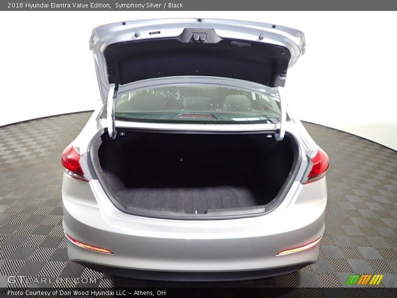 Symphony Silver / Black 2018 Hyundai Elantra Value Edition