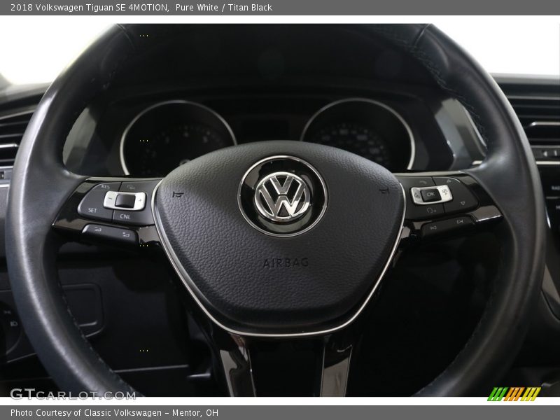 Pure White / Titan Black 2018 Volkswagen Tiguan SE 4MOTION