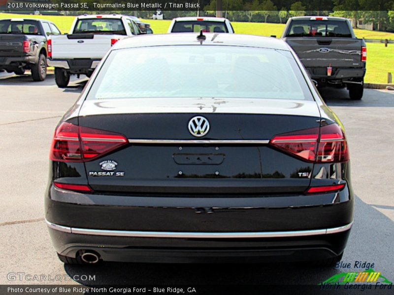 Tourmaline Blue Metallic / Titan Black 2018 Volkswagen Passat SE