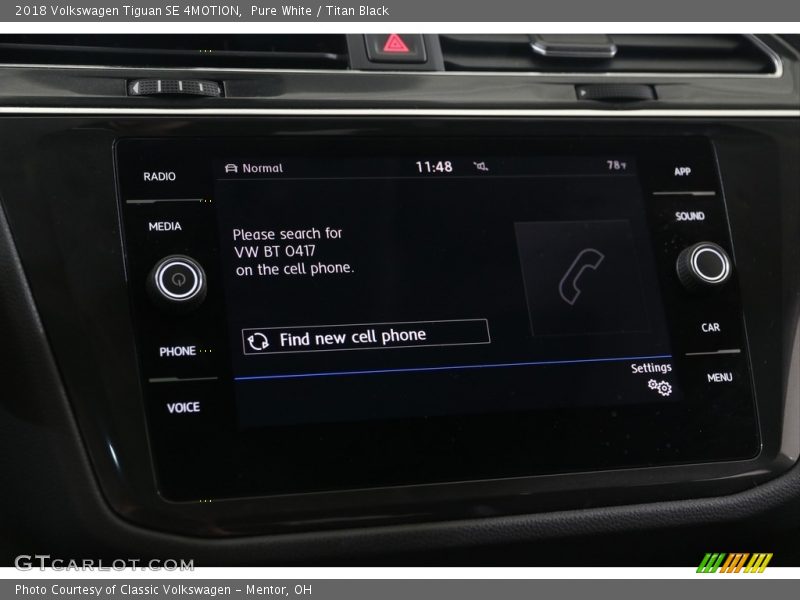 Pure White / Titan Black 2018 Volkswagen Tiguan SE 4MOTION