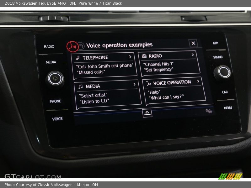 Pure White / Titan Black 2018 Volkswagen Tiguan SE 4MOTION