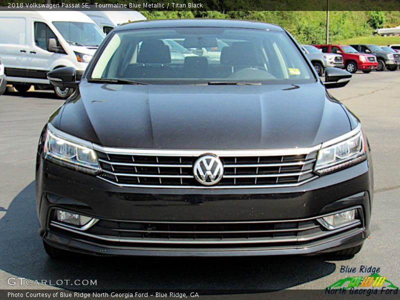Tourmaline Blue Metallic / Titan Black 2018 Volkswagen Passat SE